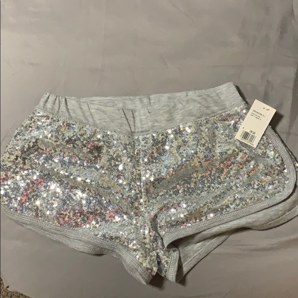 Vegas short shorts!